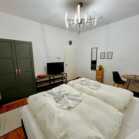Sahara Hosting 1 & 3 Apartment